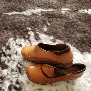 Natural LEATHER, spring step L'ARTISTE CLOGS